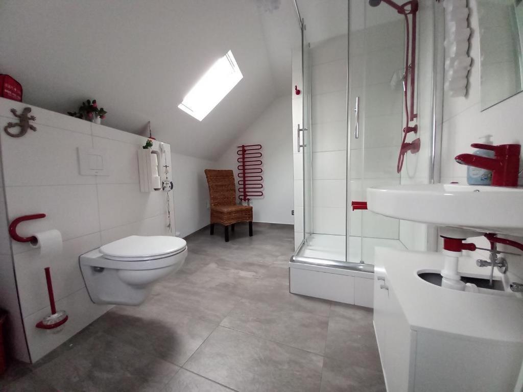 Ferienwohnung Im Roten Haus, Die Therme Ist Fusslaeufig In Wenigen Minuten Erreichbar Бад-Эмс Экстерьер фото